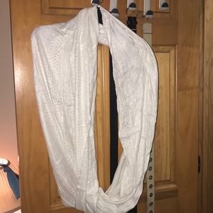 Infinity scarf